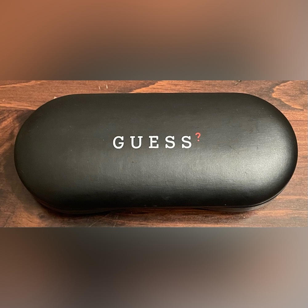 Vintage GUESS Eyewear Hard Clamshell Case - Black & Tan (Eyeglasses/Sunglasses)